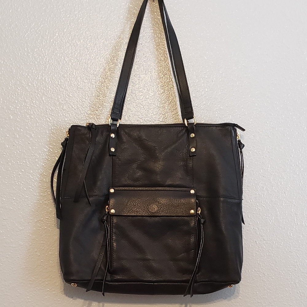 KOOBA EVERETTE SLOUCHY LEATHER SHOULDER BAG.